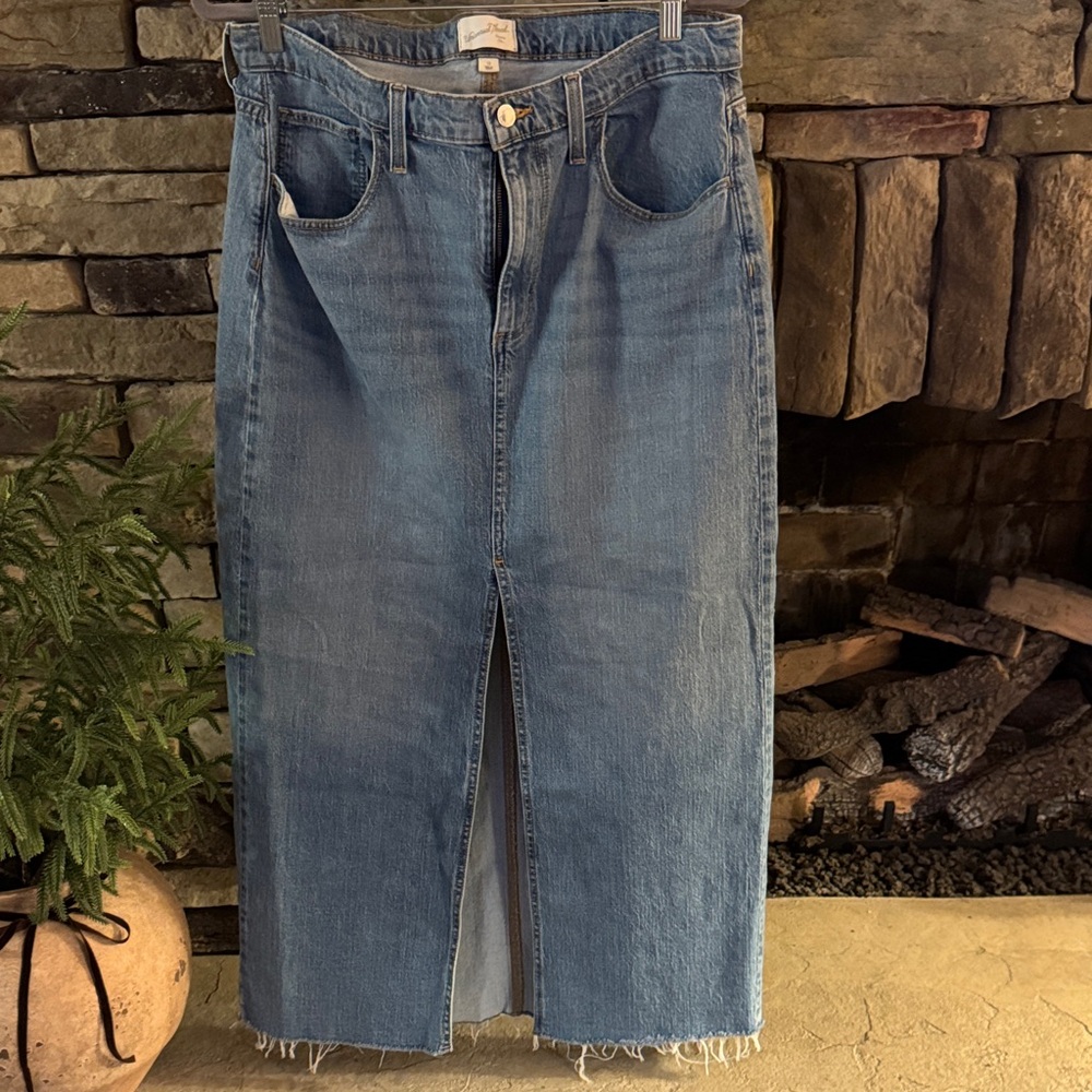 Universal Thread Women's Blue Denim Skirt